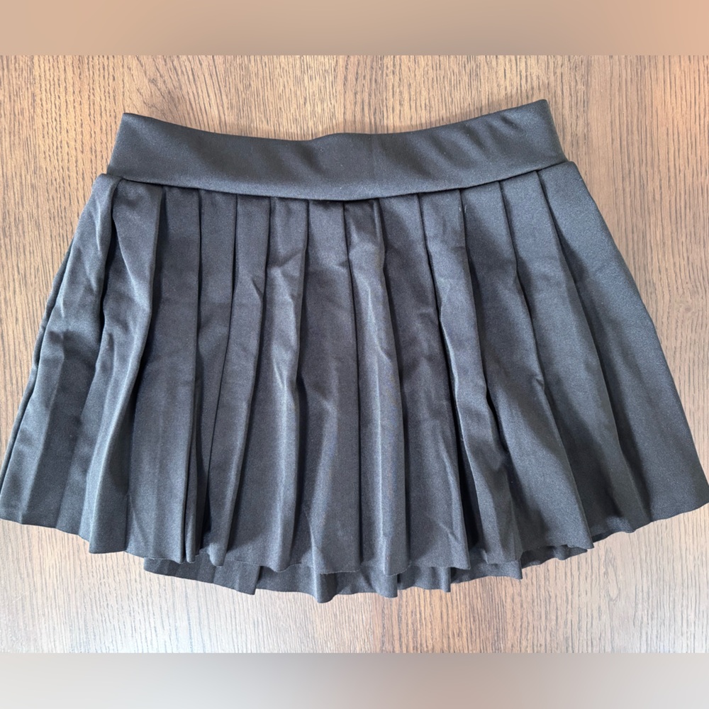 BRAND NEW Girls Black Pleated Skirt